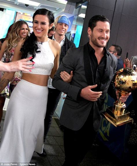 Dwts Champs Rumer Willis And Val Chmerkovskiy Do Victory Dance On Gma