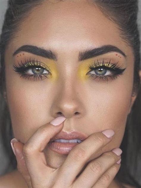 Pin By Aimee Moller On Makeup Looks Yellow Eye Makeup Yellow