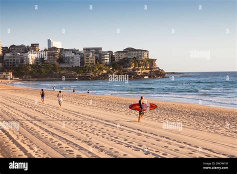 Jogging Sunrise Manly Beach New Hi Res Stock Photography And Images Alamy