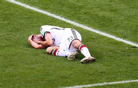 Germany's christoph kramer feels his forehead after sustaining an injury during their 2014 world cup final against argentina, july 13, 2014. World Cup Injuries Spark Soccer Concussion Debate - NBC News