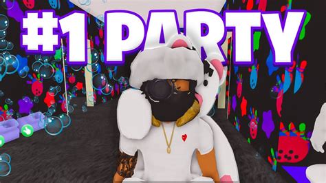 Making The 1 Party In Roblox Meepcity Youtube