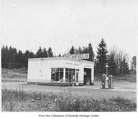 Richfield Service Station Factoria 1952 Old Gas Stations Gas