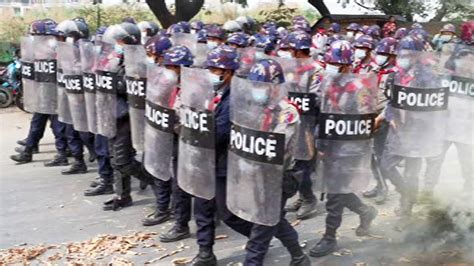 쿠데타 이후 가장 많은 사상자. EU "미얀마 군사 쿠데타 책임자들 제재 채택 준비" | SBS 뉴스