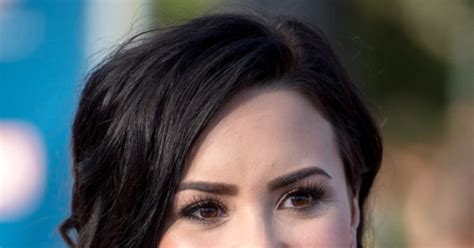 Watch Demi Lovato Talks Thigh Gap And Sports Chic Wavy Bob Haircut E
