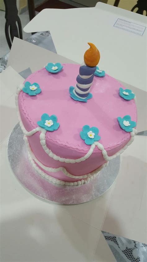 In this tutorial, we are going to make a 3d alice cake from alice in wonderland. Welcome to D's SweetZ Treats.sg: Alice in Wonderland ...