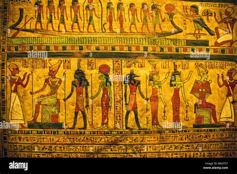 Les Hiéroglyphes Avec Dieux égyptiens Et De Déesses France Paris Musée Du Louvre L Art