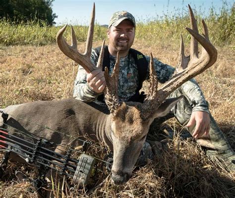 Kentucky Bowhunter Kills Giant Buck That Had Vanished 2 Years Big Deer