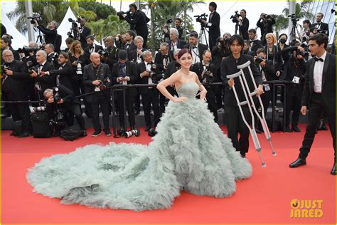 Cambodian Actress Yubin Shin Walks With Crutches On Cannes Film