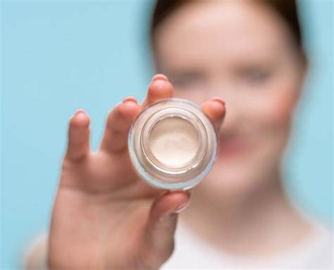 How To Make Your Own Concealer At Home With Just 2 Ingredients How To
