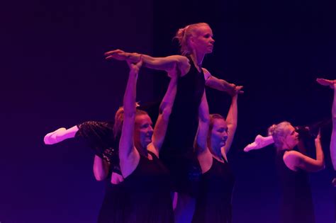 Nieuw Les Moderne Dans Voor Volwassenen Op Donderdag Ochtend Danskwartier
