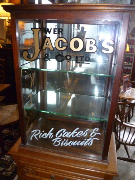 By continuing to use this site, you accept our use of cookies. ANTIQUE MAHOGANY CAKE SHOP DISPLAY CABINET - Antiques Atlas
