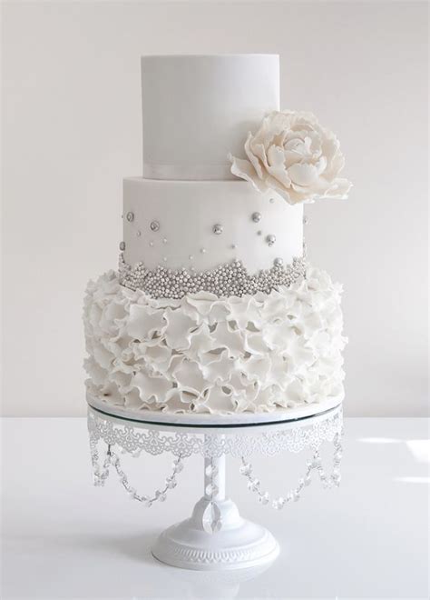 30 Delicate Elegant Simple White Wedding Cakes 2024 Deer Pearl Flowers