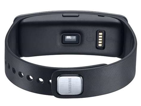 Samsung Gear Fit Fitness Tracker And Smartwatch Announced Gadgetsin