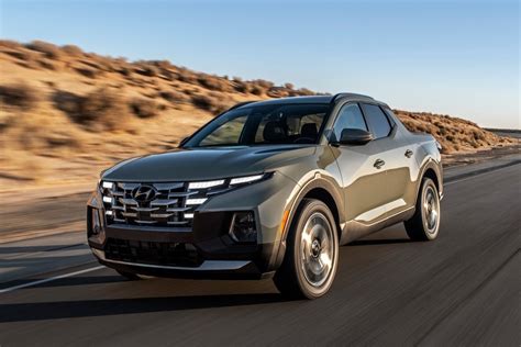 Putting the fun in functional, the 2022 santa cruz steps out of the crossover fray with sharp looks, compelling maneuverability, and a bed to separate the cargo from the cabin. Пикап Hyundai Santa Cruz на базе Tucson: для приключений ...