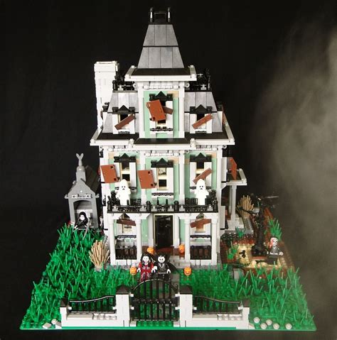 Haunted House Mod 10228 Lego House Ideas Lego Ideas Lego Halloween