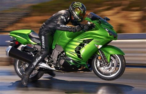 Kawasaki Apresenta Linha 2013 Da Er 6n E Da Zx 14r No Brasil