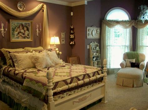 If you want to create a feminine, i mean very feminine bedroom, you can combine purple color with the other feminine color likes pink, red, magenta, or violet. purple master bedroom | Flickr - Photo Sharing!