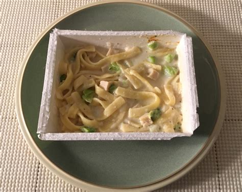 Michelinas Fettuccine Alfredo With Chicken And Broccoli Review Freezer