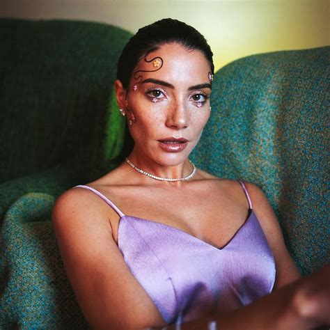 O corte de cabelo de an san, de 20 anos, fez com que fosse atacada com virulência por grupos de homens mas os ataques foram eclipsados pelo apoio: Ester Exposito, Bella Hadid e Carolina Carvalho: os ...