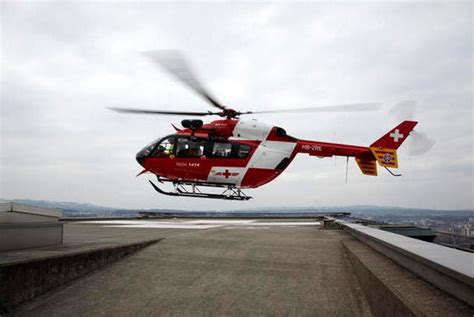 Kantonsspital Zweiter Helikopterlandeplatz Auf Spitaldach
