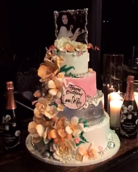 Lanas Birthday Cake For Her 32nd Birthday Tonight At 1oak 🎂 Birthday
