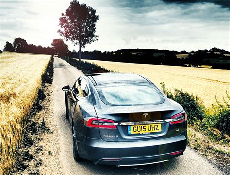 Standard 2016 Tesla Model S85 Road Test Drive