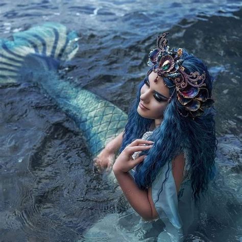 Pin By Dee Edson On Merpeople In Mermaid Photography Mermaid