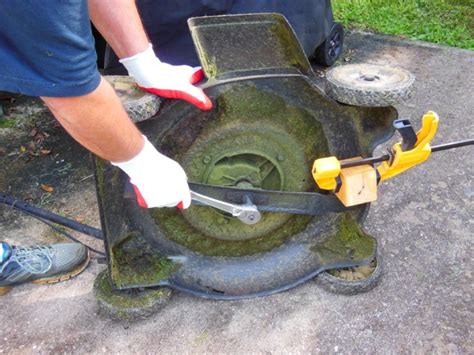 How To Remove And Sharpen A Lawn Mower Blade Safely And Easily