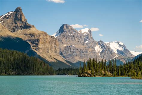 Everything You Should Know About Visiting Maligne Lake In Jasper The