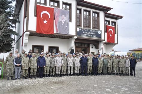 Genelkurmay Ba Kanl Askeri Personellerinden Atat Rk Evine Ziyaret