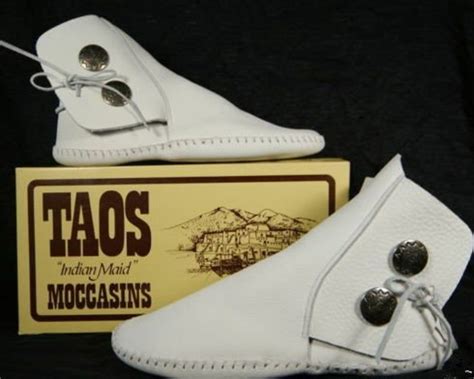 Moccasin Vintage Taos Pueblo Beige Smooth Leather With 4 Etsy