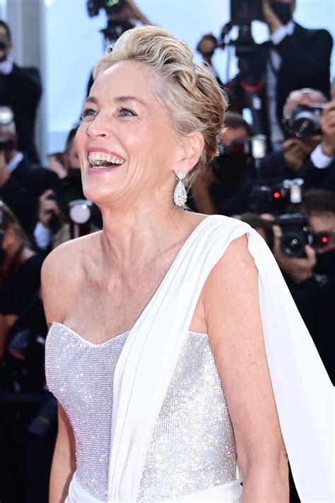Aos 63 Anos Sharon Stone Posa Deslumbrante No Festival De Cannes