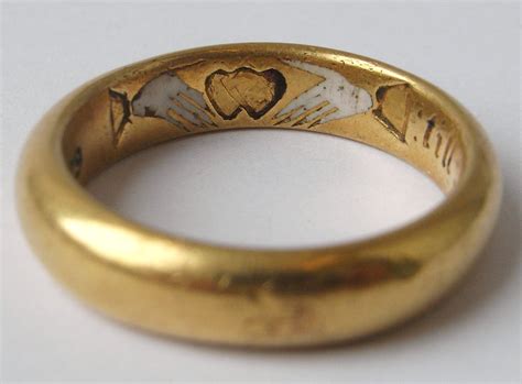 What Is Engraved On The Lord Of The Rings Ring Pagdi