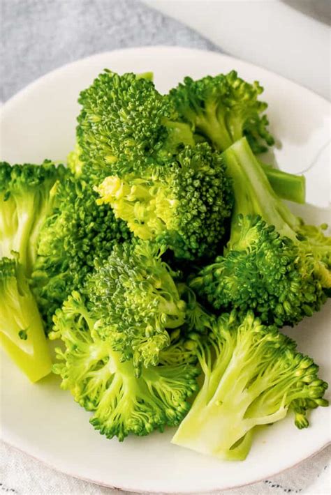 How To Steam Broccoli Easy Steamed Broccoli Recipe