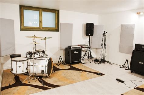 Sala Prove Elyne CADAR Studio Seveso. Visita la sala prove: http://www.cadarstudio.it/sala-prove 