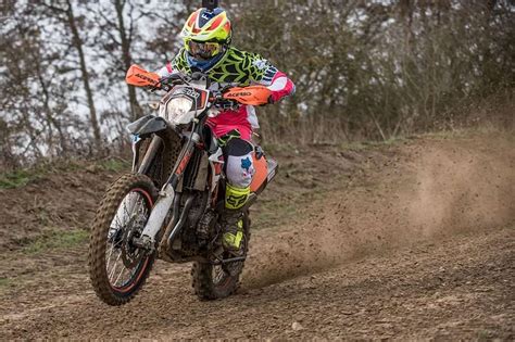 Video Whats It Like To Ride A 1000cc Dirt Bike On Motocross Track