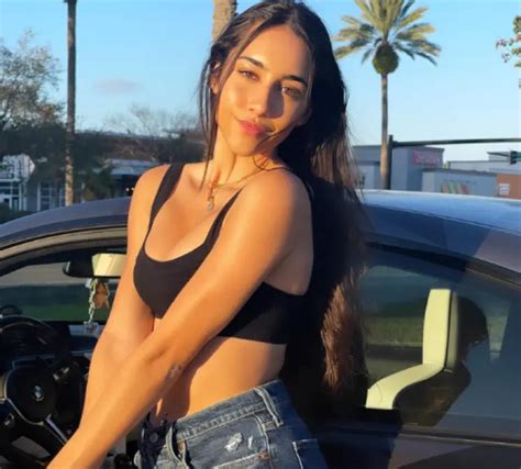 Izzy Green OnlyFans Biography Net Worth More
