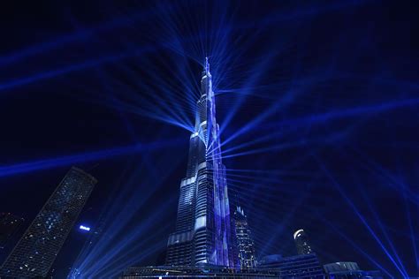 Burj Khalifa Dubai Night View 2523x1682 Download Hd Wallpaper