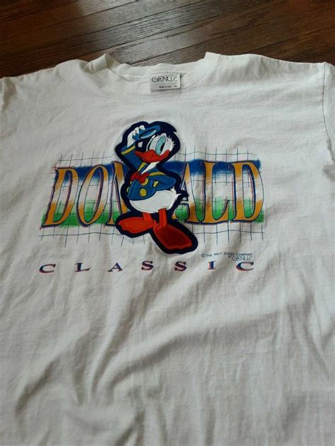 Vintage 90s Disney Donald Duck Huge Embroidered Tshirt Gem