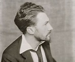 Ezra Pound Biography - Facts, Childhood, Family Life & Achievements of Poet