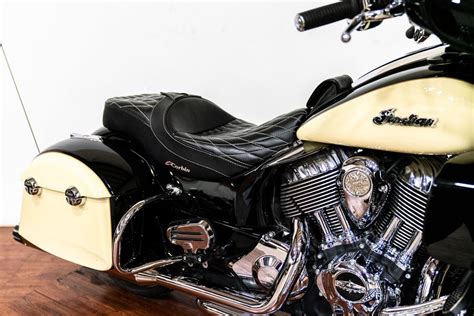 2017 indian® motorcycle roadmaster™ thunder black ivory cream boerne texas 999098