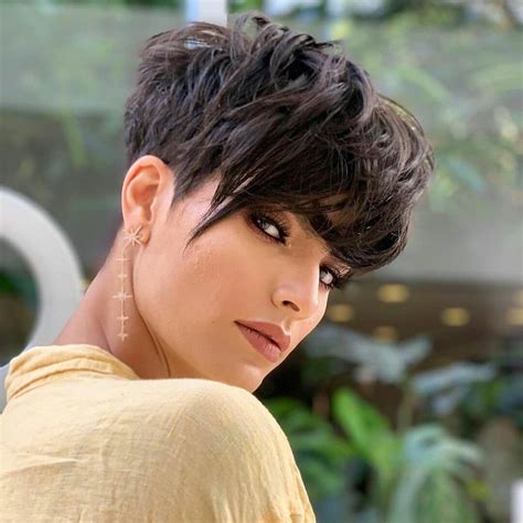 10 Stylish Short Haircuts And Short Hair Color Ideas For Women 2021 2022