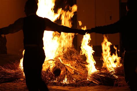 Danza Intorno al fuoco | Forum | Playerdue Lighting