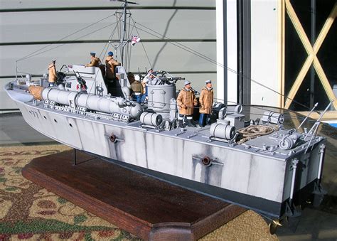 A Very Cool Plastic Model Display Of 135 Vosper Plastic Model Military Ship