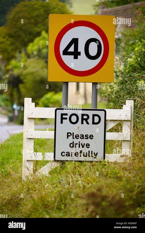Village Speed Restriction Hi Res Stock Photography And Images Alamy