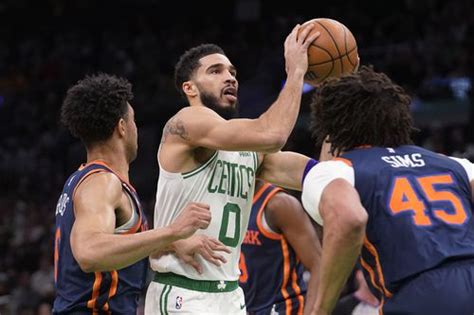 jayson tatum wears kobe bryant ‘24′ armband to honor lakers legend on anniversary of tragic