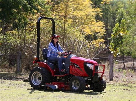 Mahindra Unveils Emax Series Sub Compact Tractor Range