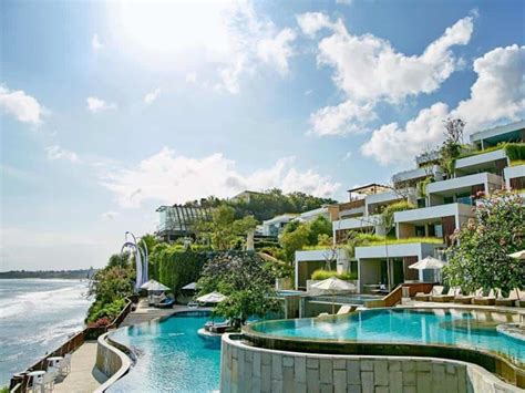 Book your Luxurious Experience at Anantara Uluwatu Bali Resort!