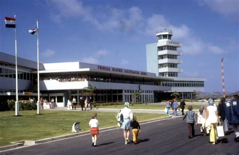 Queen Beatrix Aruba International Airport Tncaaua