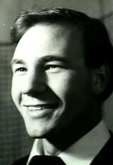 9 Photos Of Patrick Stewart When He Was Young
